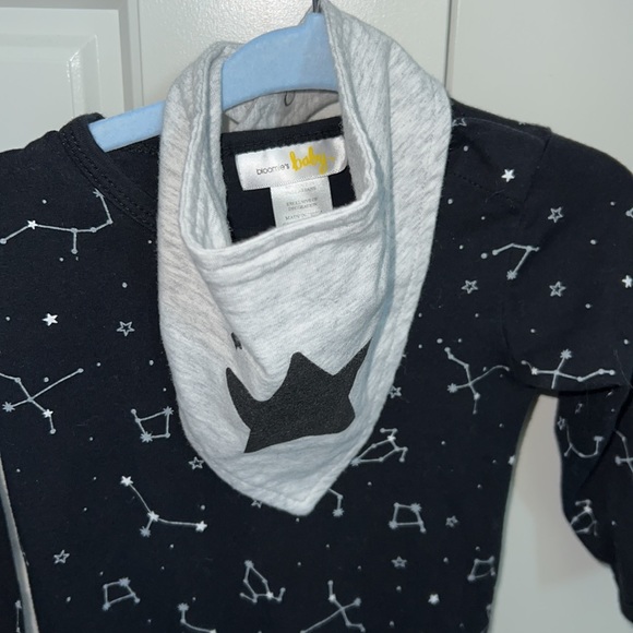 Bloomie’s unisex constellation coverall & star bib set. Size 9 months. - Picture 2 of 9